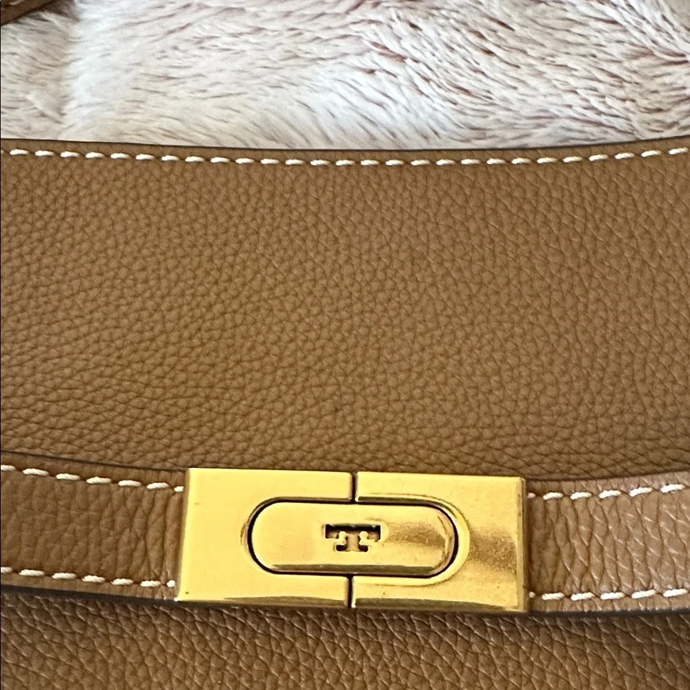 Tory Burch Lee Radziwill Tan and Gold Shoulder/ crossbody bucket Bag - Picture 2 of 16